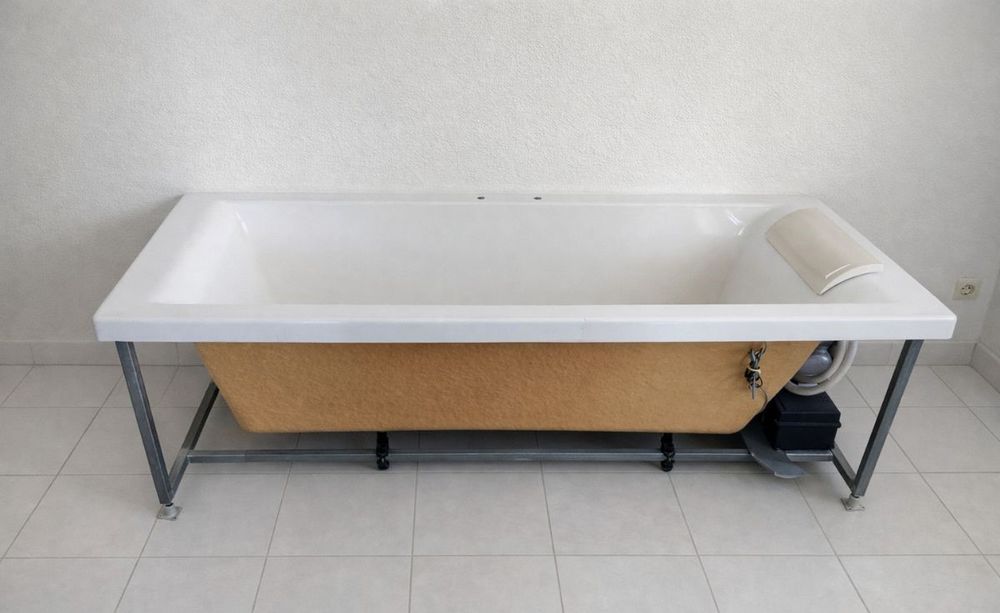 Baignoire baln&eacute;o Kinedo 170x70 LED multicolore &eacute;tat neuf Bricolage