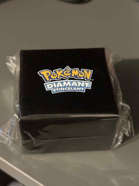 Badge / pins Pokemon diamant �tincelant scell� 15 Thann (68)