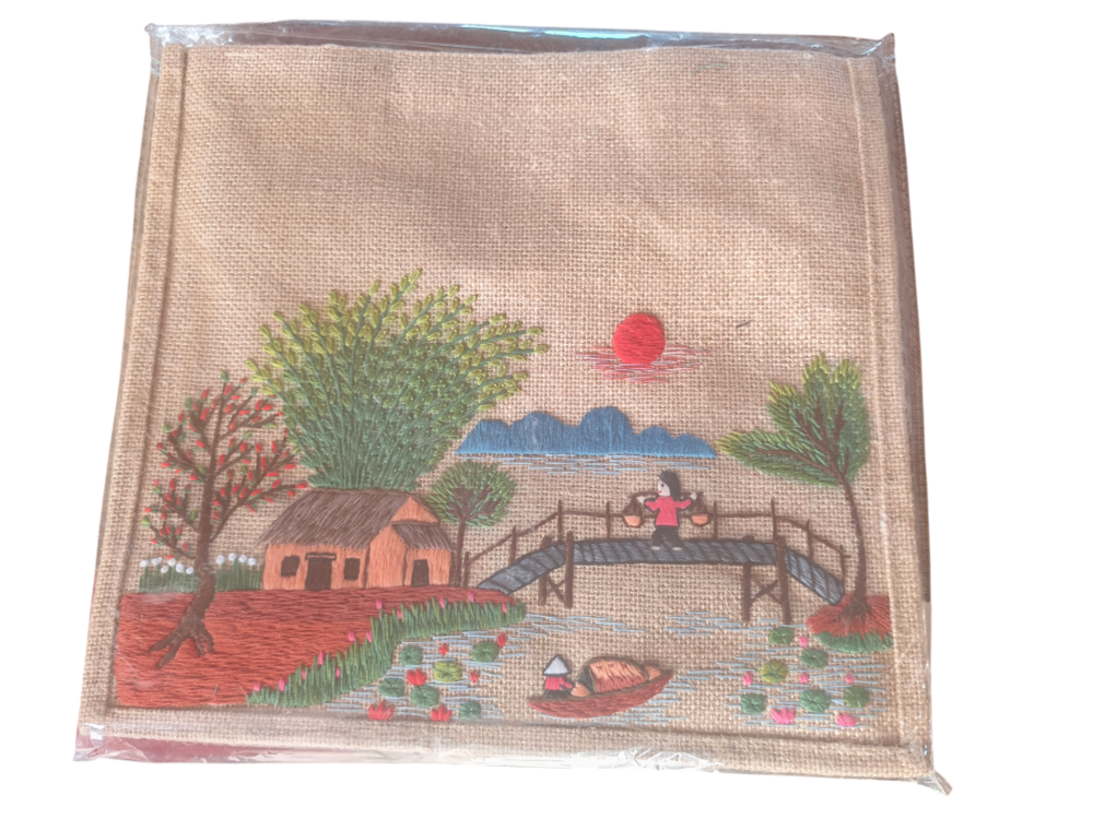 SAC EN TOILE DE JUTE BRODE A LA MAIN FABRICATION ARTISANALE Maroquinerie