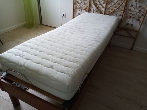 LIT  ELECTRIQUE  ( achet� Maison de la literie )
une place 400 Leg� (44)