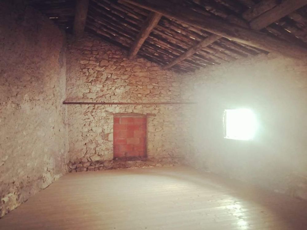 Vente Loft tout en vielles pierres sur 2 niveaux. Collorgues