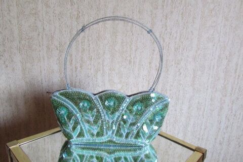Pochette , sac � main de soir�e des ann�es 70,  style Y�Y� 65 Paris 15 (75)