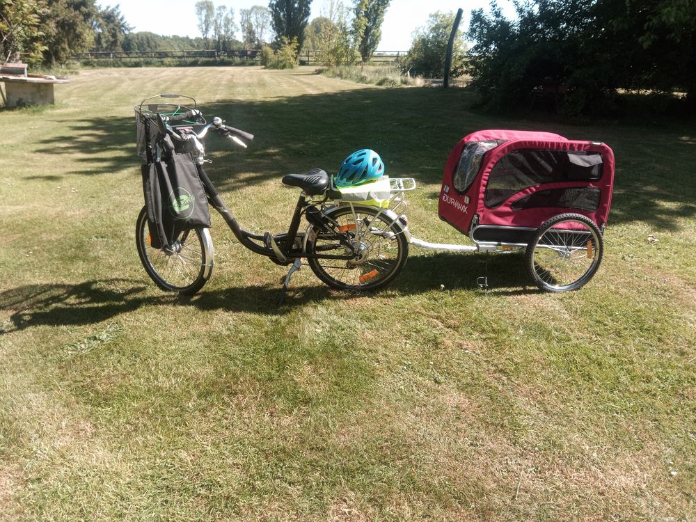 v&eacute;lo. Femme &eacute;lectrique tr&egrave;s bon &eacute;tat Vélos