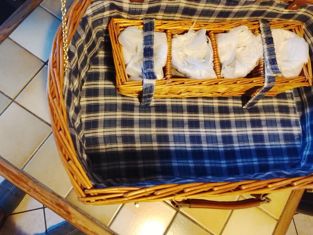 Panier pique nique en osier 4 couverts Cuisine