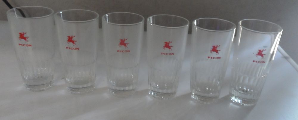 S&eacute;rie de 6 verres anciens collector Picon 
Hauteur 10,5 cm Cuisine
