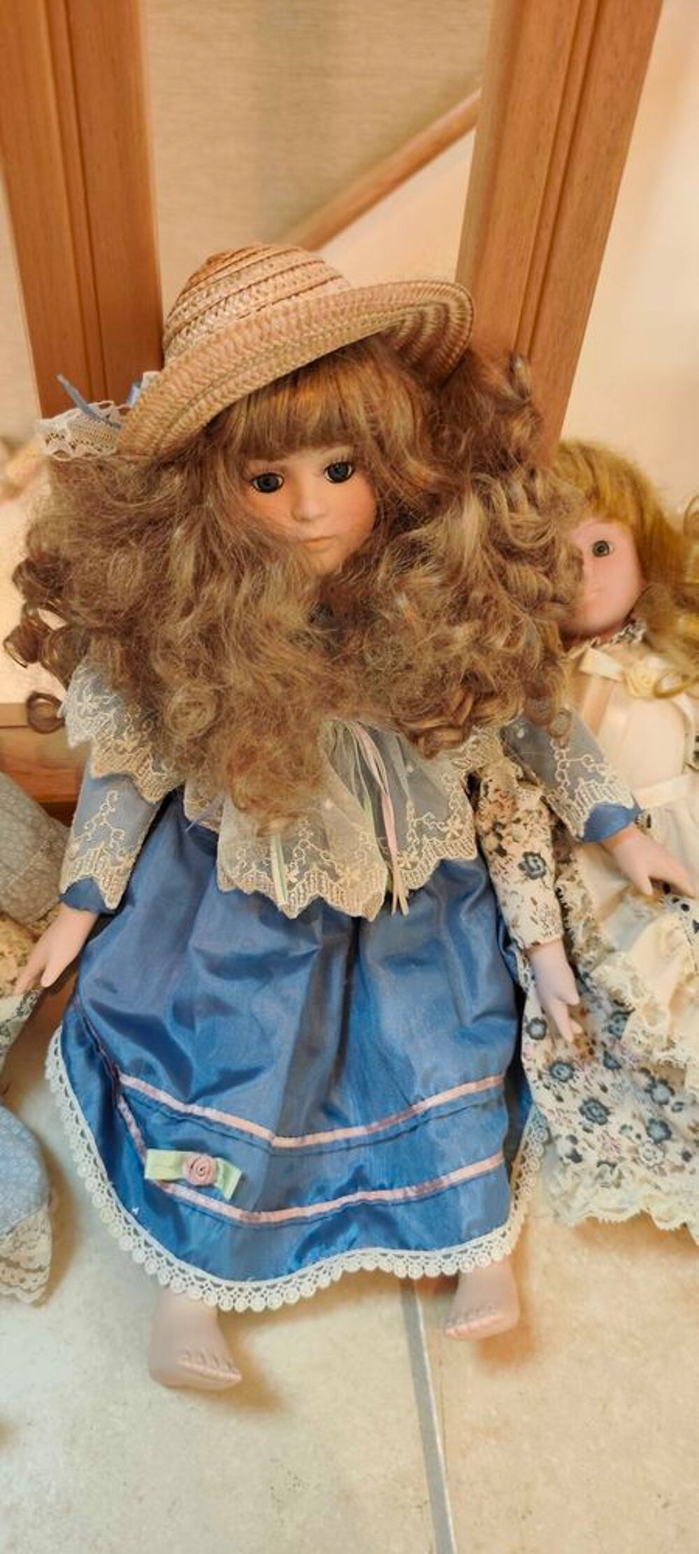 Poup&eacute;e en porcelaine ancienne Jeux / jouets