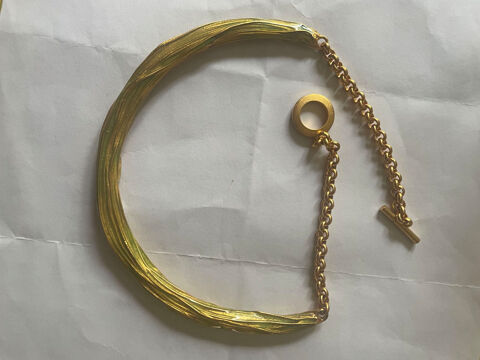 Collier rigide dor�, �maill� vert translucide, ANTIGONA 85 Vigneux-sur-Seine (91)