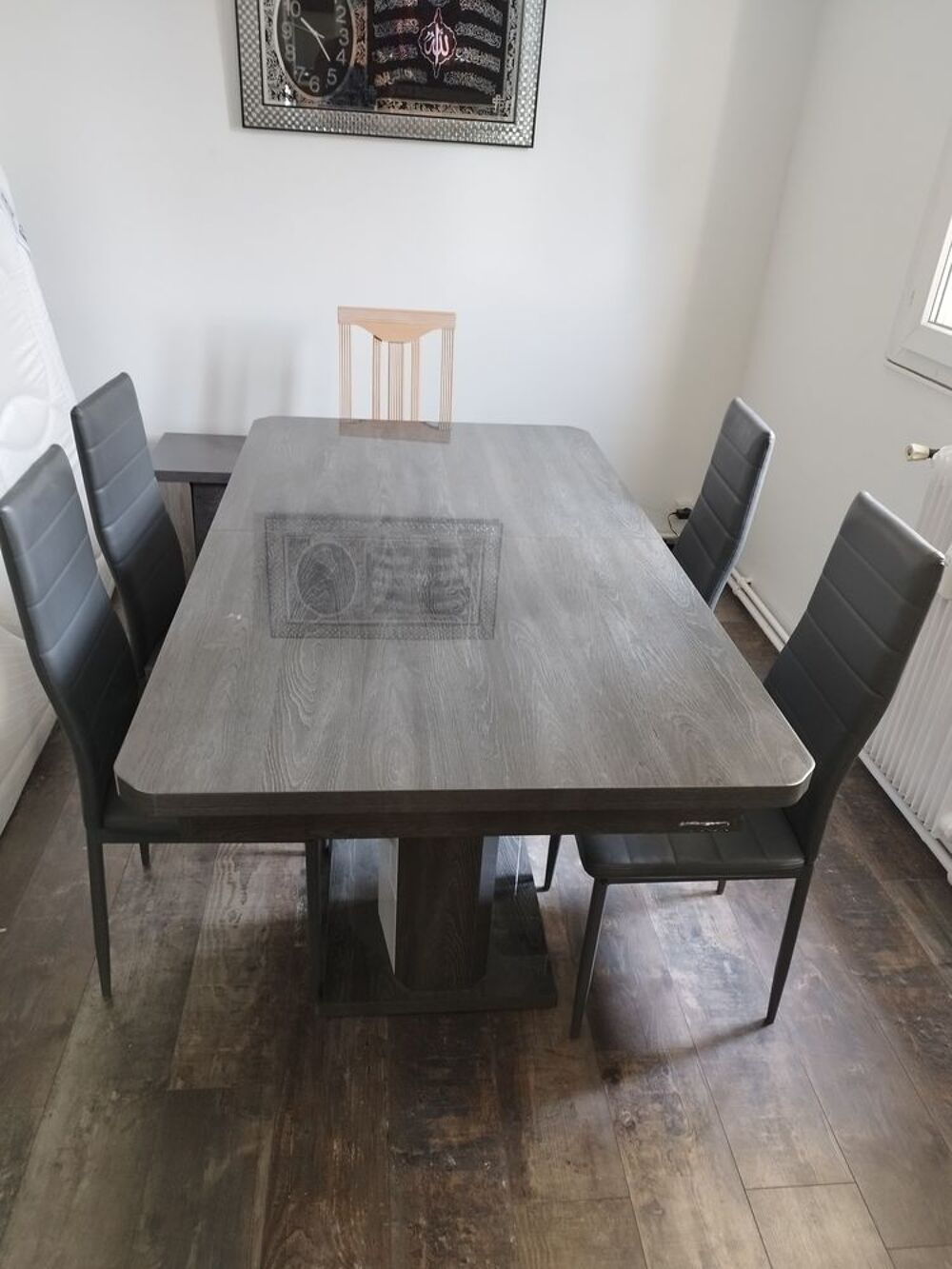 Grande table &agrave; manger Meubles