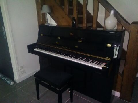 Piano YAMAHA C110 droit noir laqu� + banquette 1500 Pacy-sur-Eure (27)