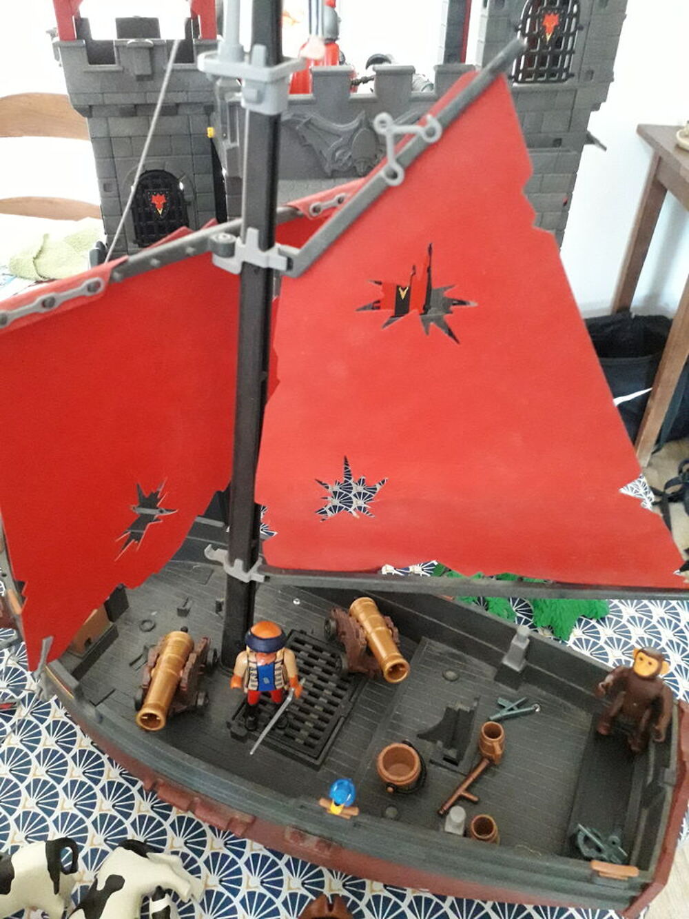 Bateau pirate play mobile Jeux / jouets