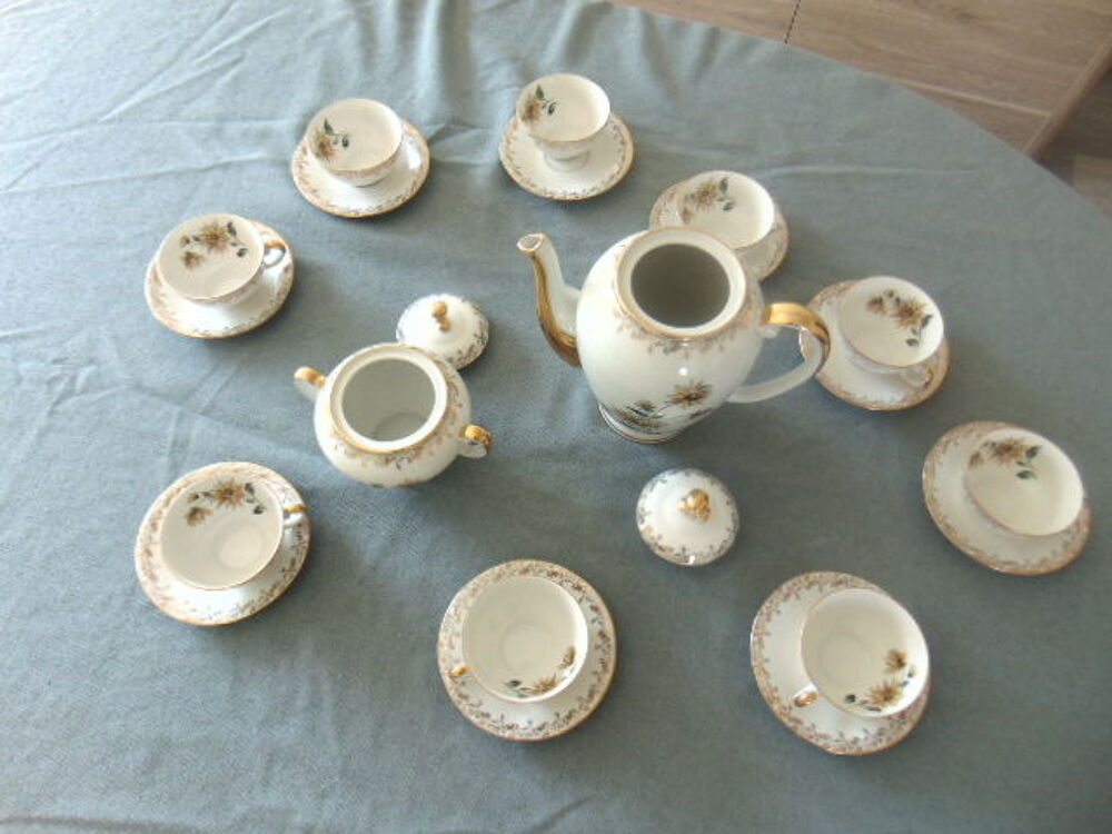 Service &agrave; caf&eacute; en v&eacute;ritable porcelaine dure ? Longwy ? Ann&eacute;e Cuisine