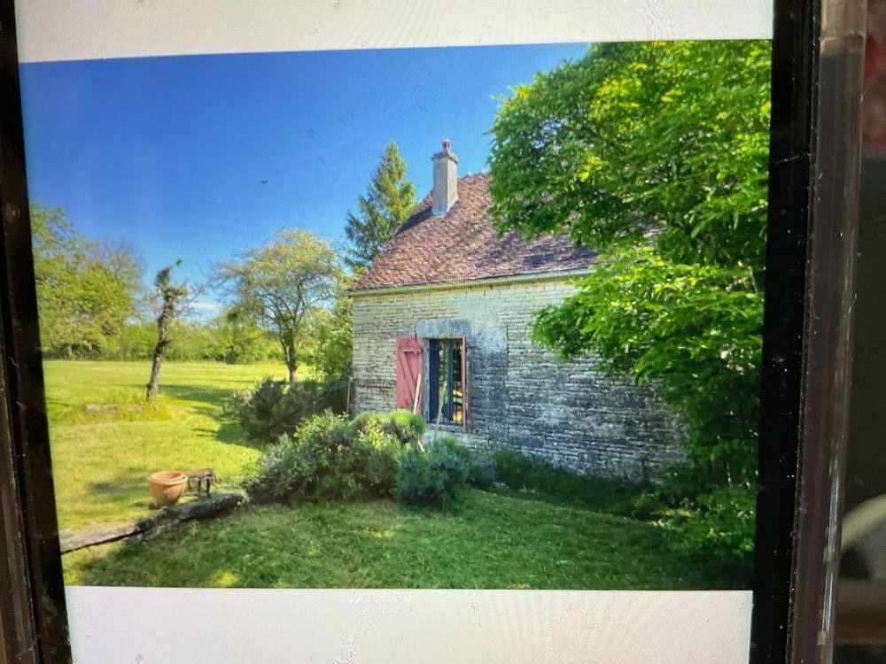 Vente Maison Ancienne chapelle de village aménagée en petit duplex Cruzy-le-châtel