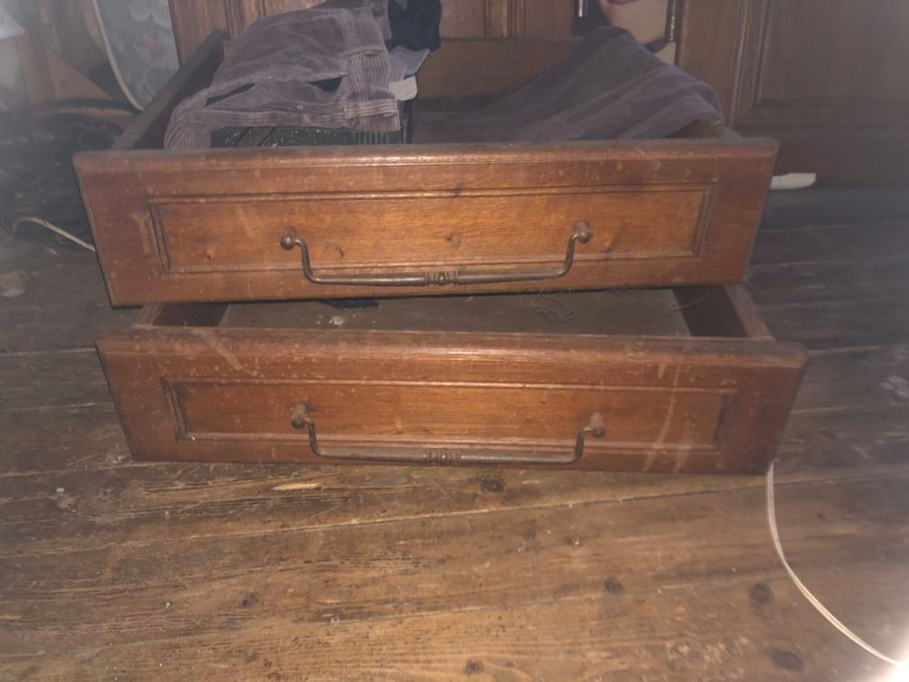 Armoire en ch&ecirc;ne massif Meubles