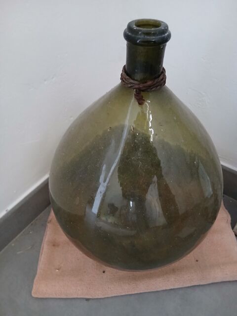 Bouteille d�corative sph�rique en verre vert 120 Lunel (34)