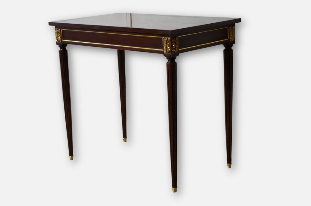 Petit bureau de style Louis XVI Meubles