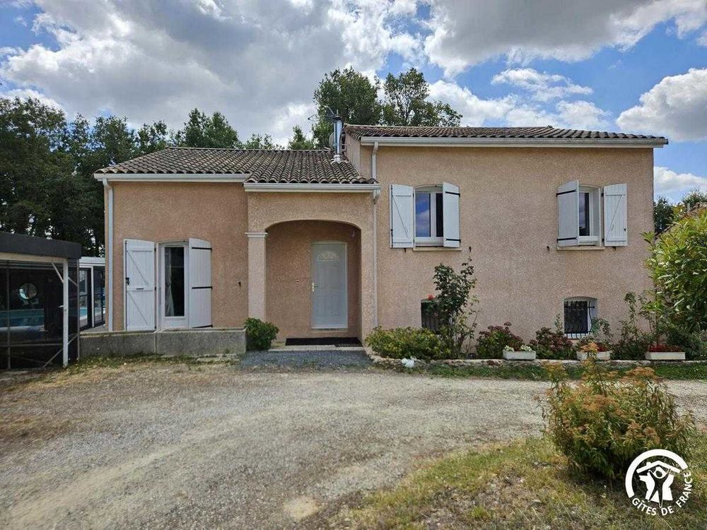 Vente Maison PUYBEGON , MAISON 178 m², piscine chauffée et couverte. Bois Puybegon