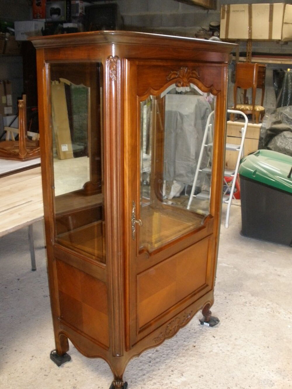 Vaisselier de style Meubles