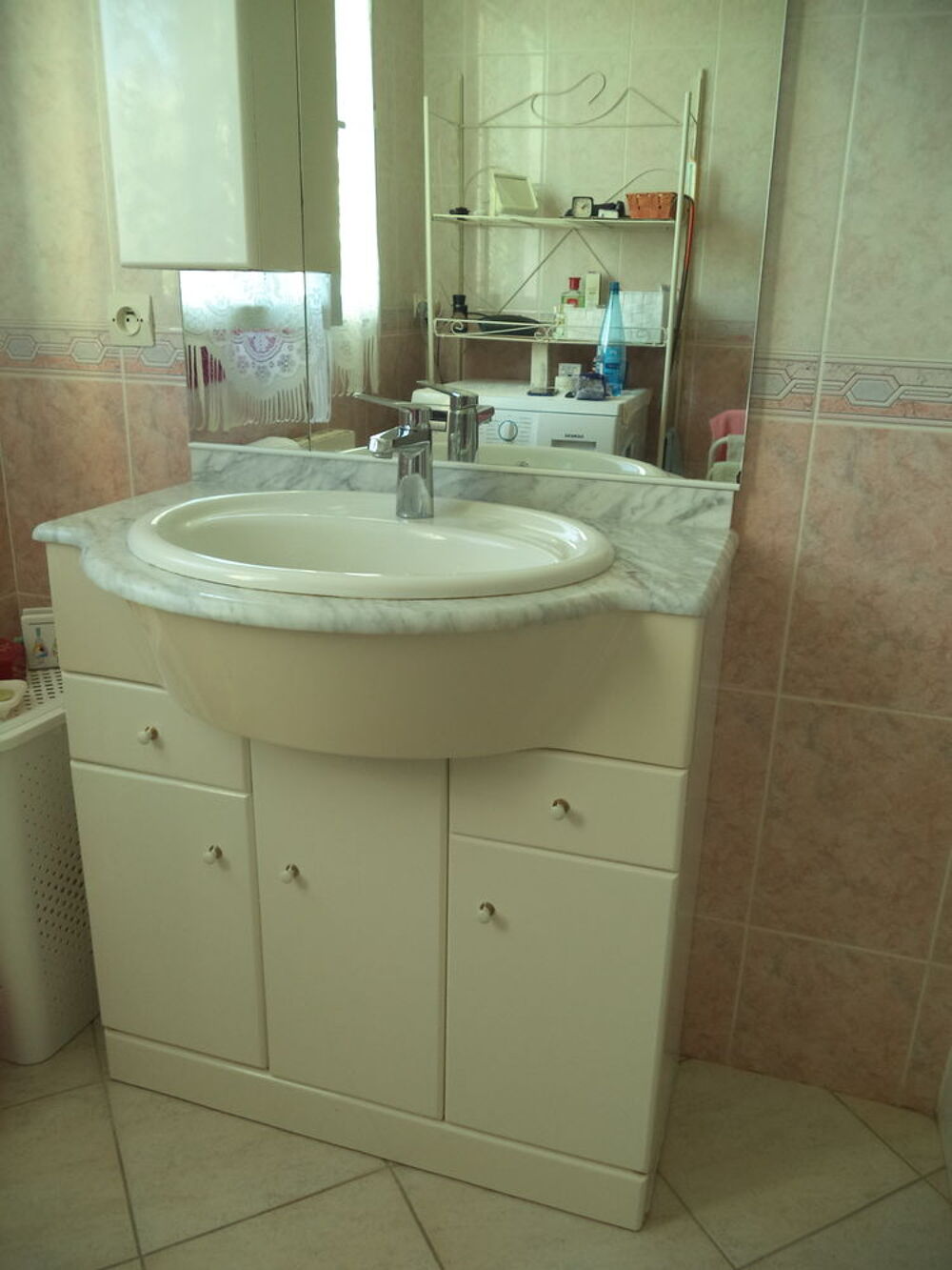 mobilier de salle de bains, Meubles