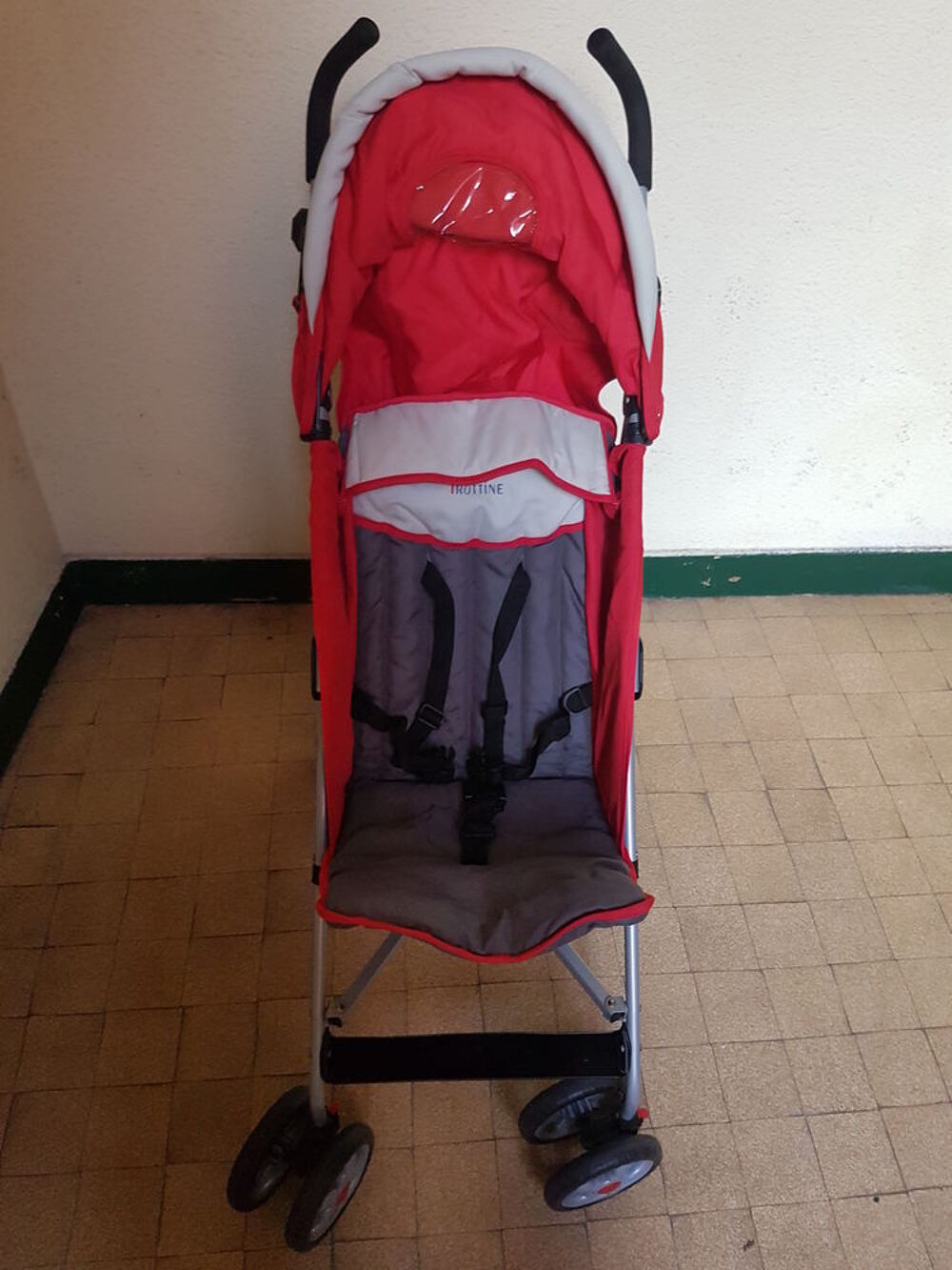 Poussette Trottine Pu�riculture