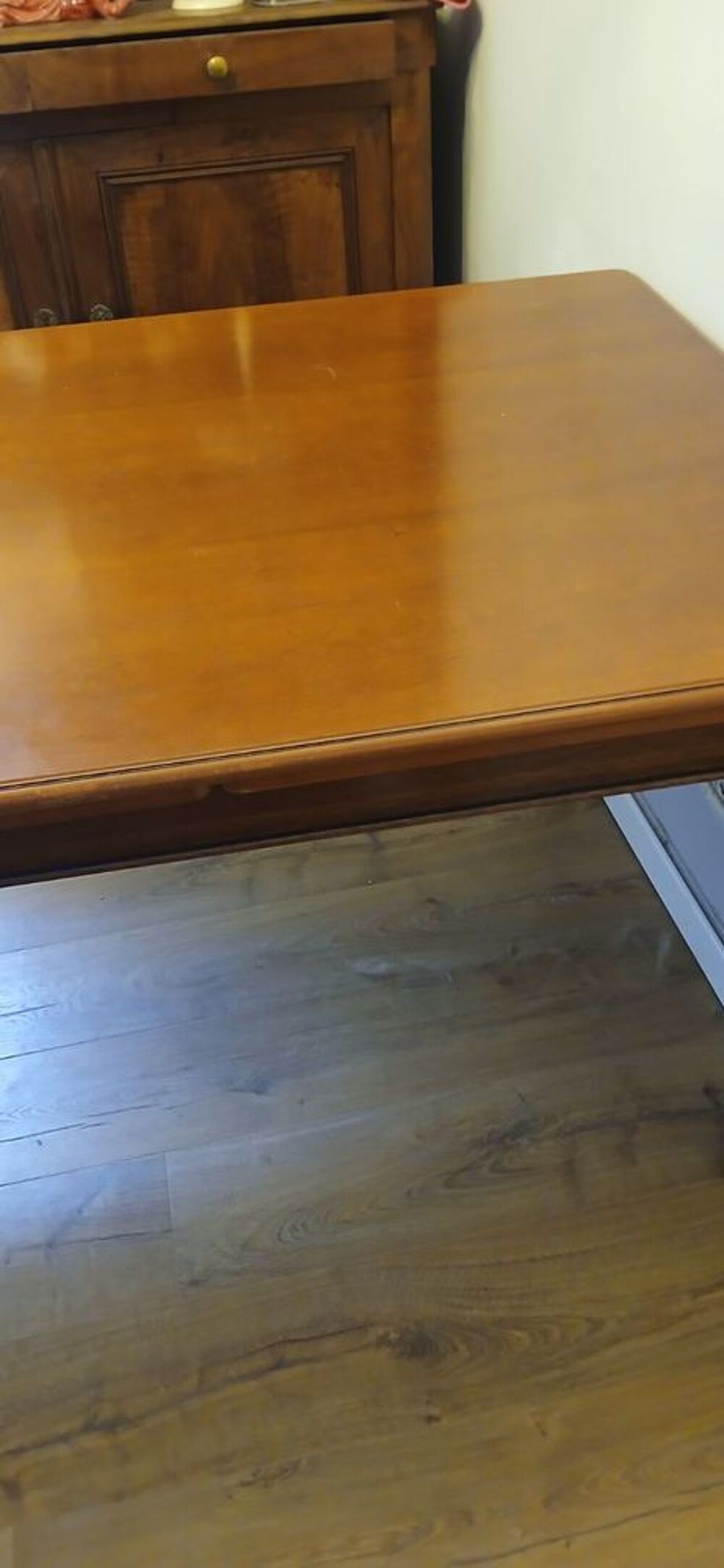 Table salle &agrave; manger . Meubles