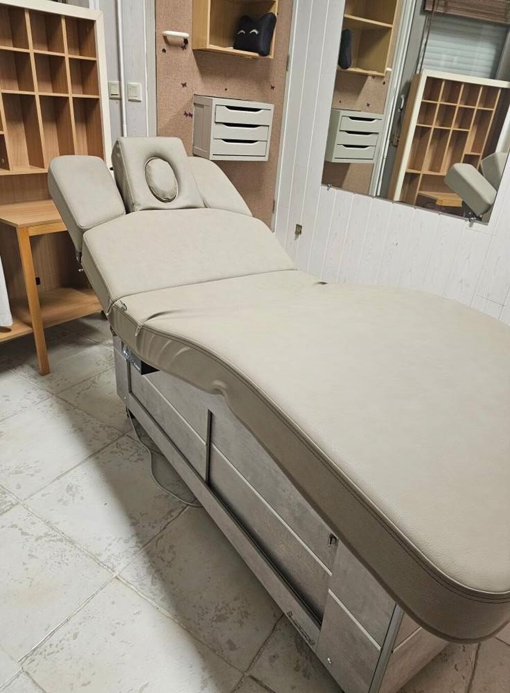   Table de  massage et tabouret 