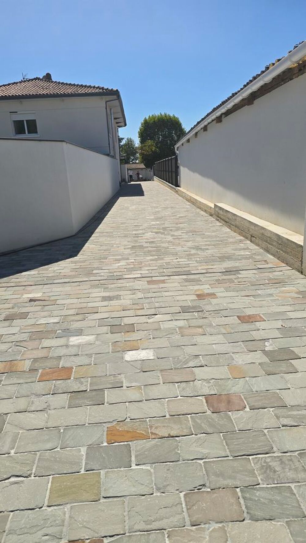   Pavage et aménagement extérieur  