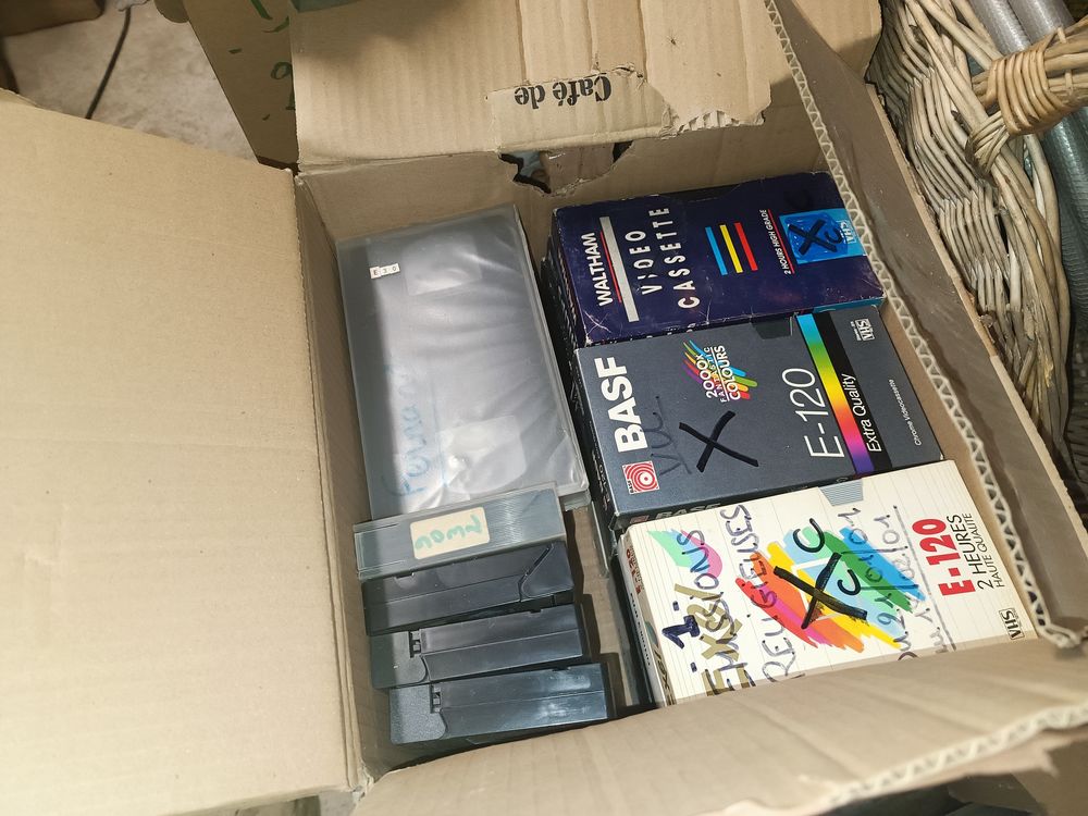 Bandes VHS pour magn&eacute;toscope Audio et hifi