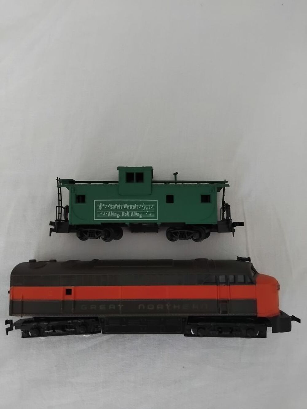 Ho Locomotive with free Caboose Great Northern A.H.M. 16204 Jeux / jouets