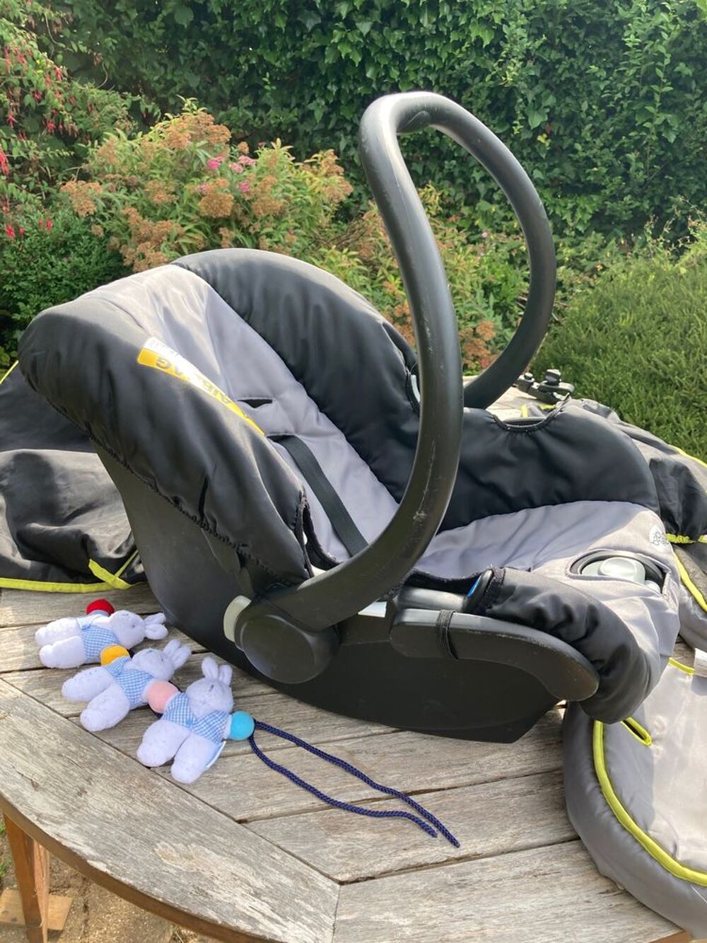 Poussette BABY RELAX avec accessoires Puériculture