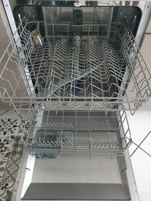 LAVE VAISSELLE 1 AN 1/2 350 Bron (69)