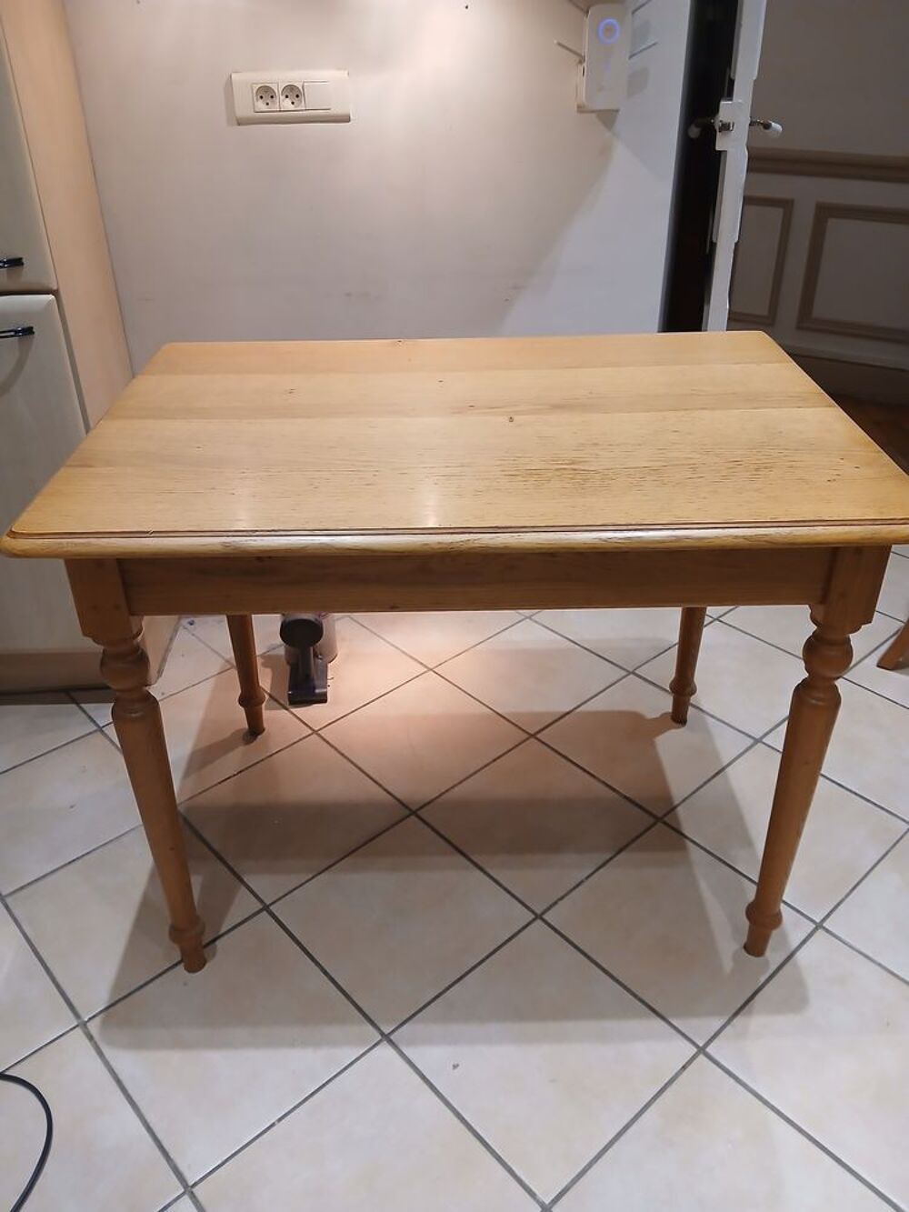 Table en pin massif + 2 chaises ? id&eacute;al petit espace Meubles