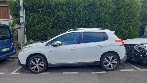 Peugeot 2008 1.2 PureTech 82ch BVM5 Allure 2015 occasion Livry-Gargan 93190