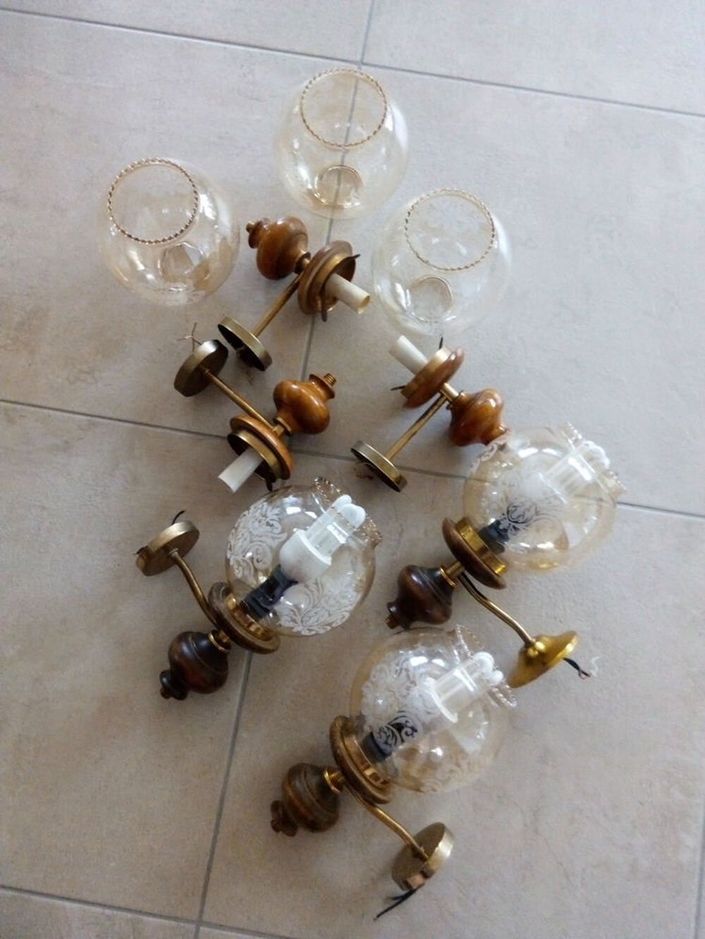 APPLIQUES ELECTRIQUES BOIS METAL DORE AVEC GLOBES Décoration