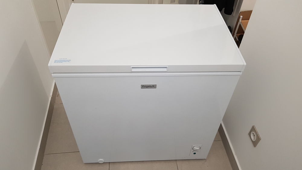 Cong&eacute;lateur 200 litres - Cat&eacute;gorie A+ Electroménager