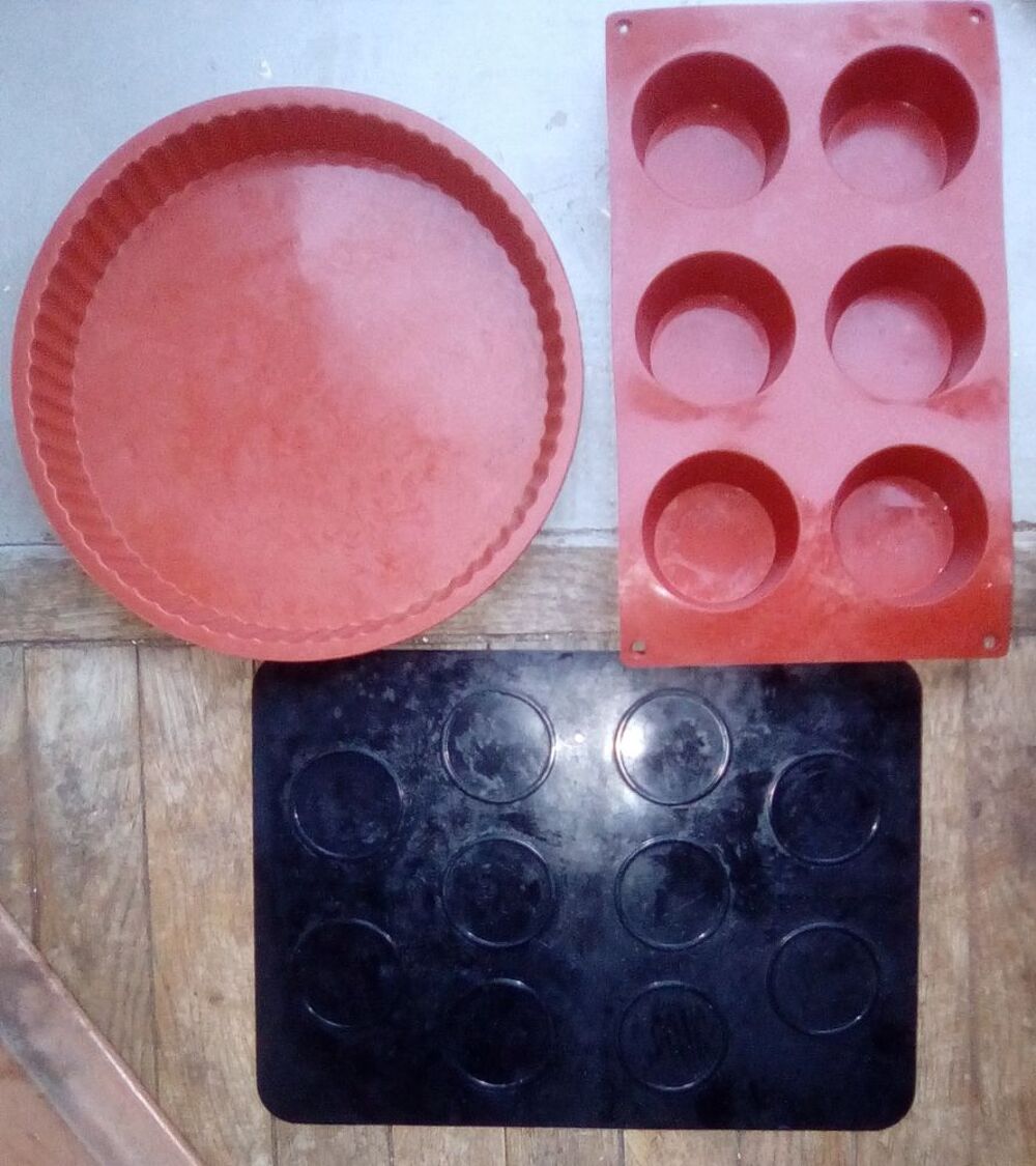 10 moules et 5 tapis &agrave; patisserie en silicone Cuisine