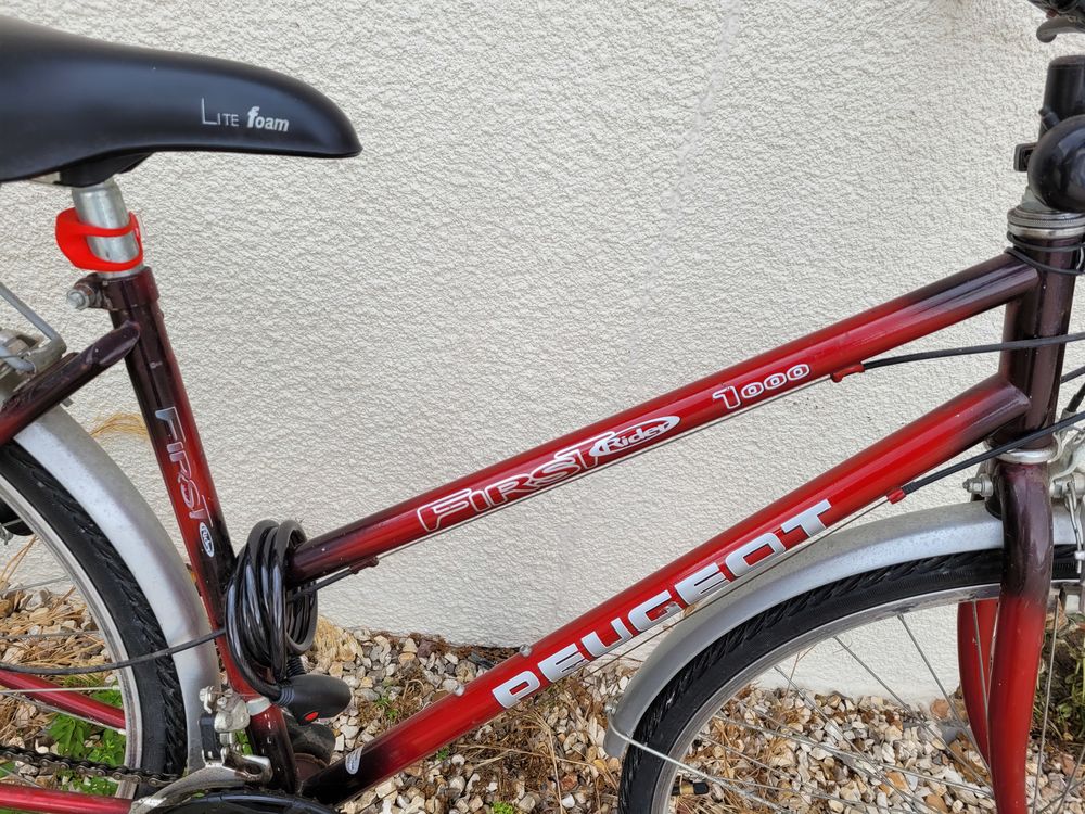 Achetez v lo de femme rouge occasion annonce vente Breteuil 27