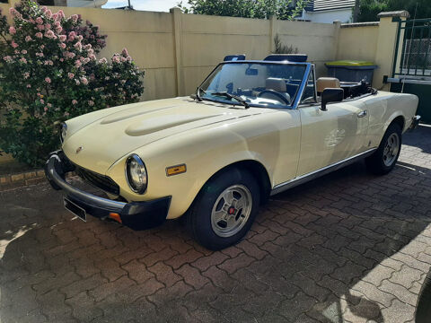 Fiat 124 spider Fiat 124 SPIDER CS0 1981 2000 CC 1981 occasion Yerres 91330
