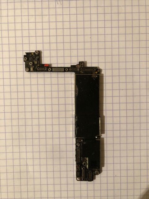 carte mre iPhone 8 50 Montpellier (34)