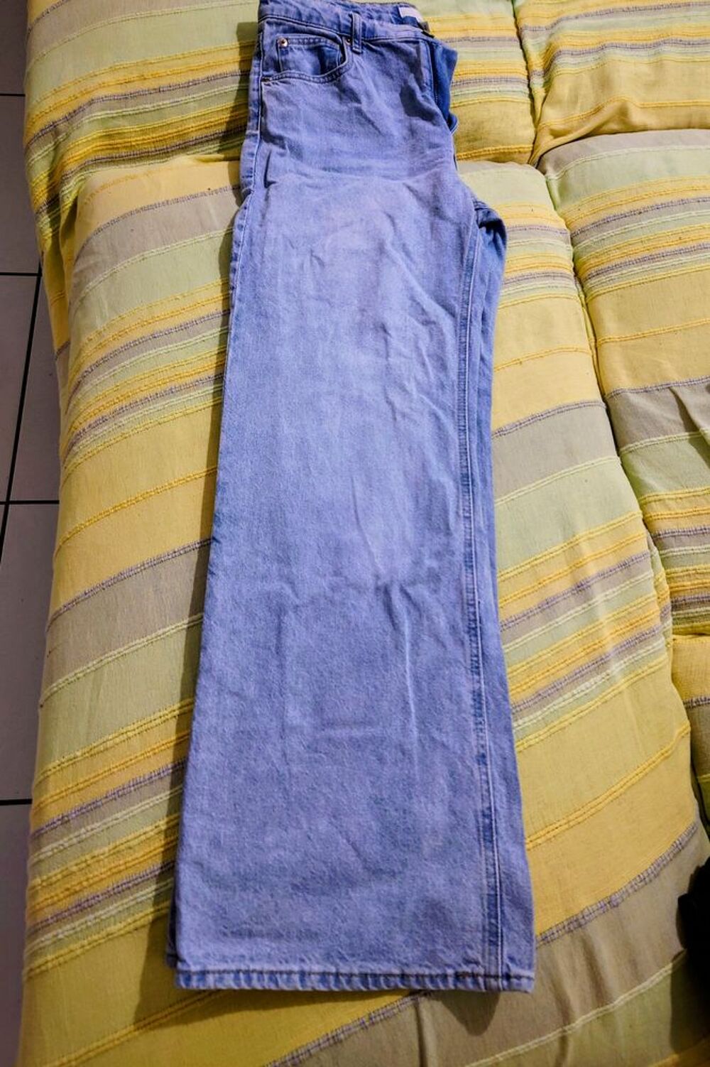 Pantalons taille haute neufs Vêtements