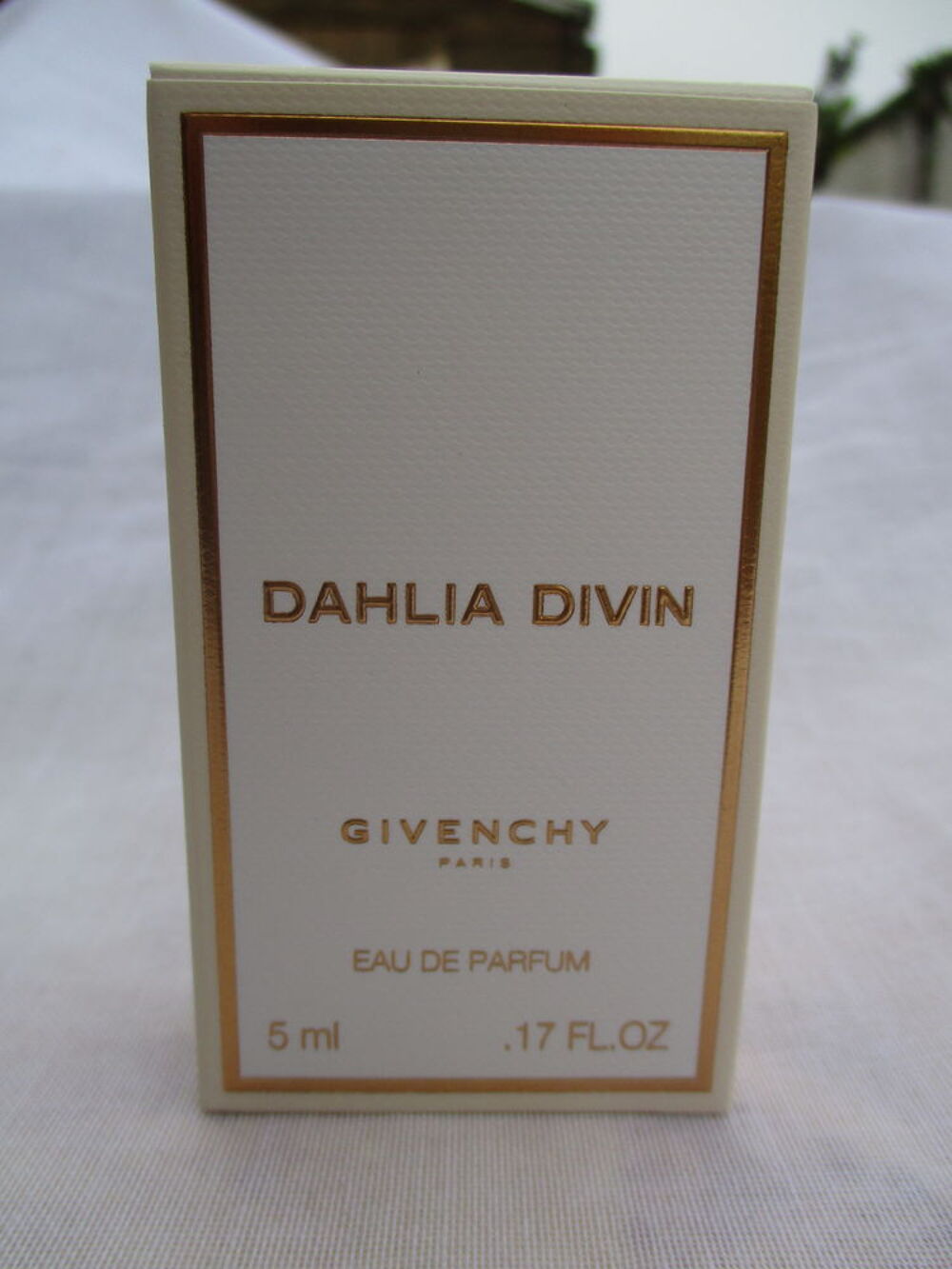 Miniature d'Eau de Parfum "Dahlia Divin" - Neuve 