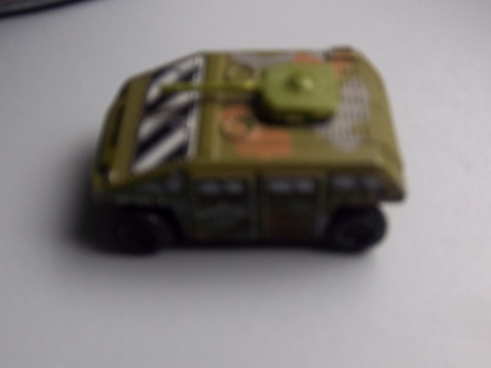 Mini tank Majorette squad forces 