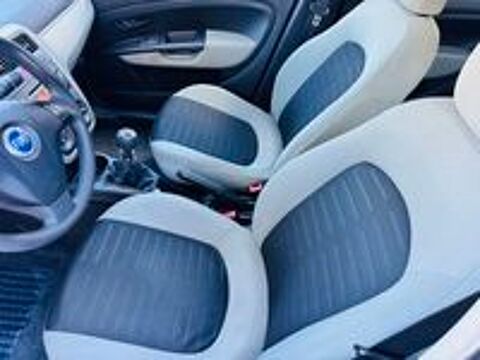 Grande Punto 1.4 8V 77 Active 2006 occasion 95150 Taverny