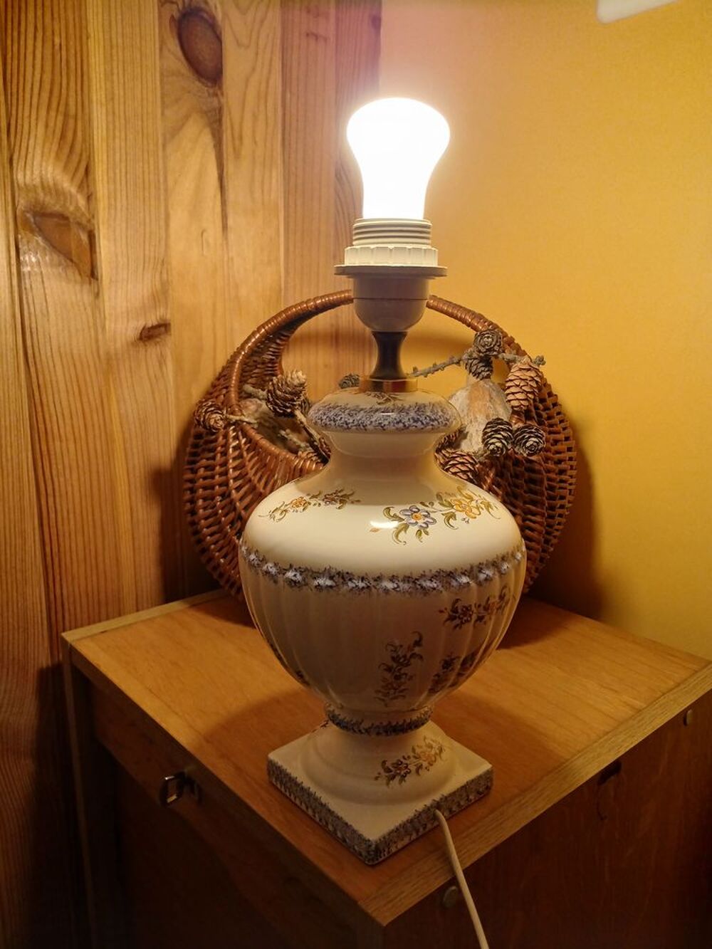 LAMPE SUR PIED FAIENCE MOUSTIERS SANS ABAT-JOUR Décoration