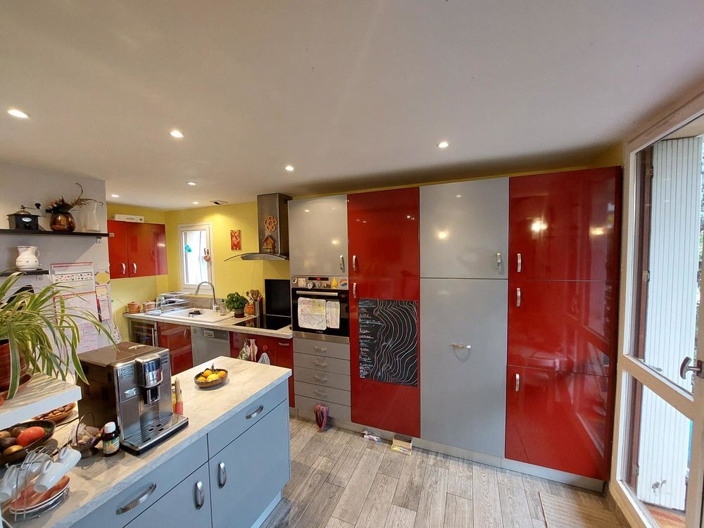 A SAISIR, BELLE CUISINE MODERNE ! TRES BON ETAT Meubles