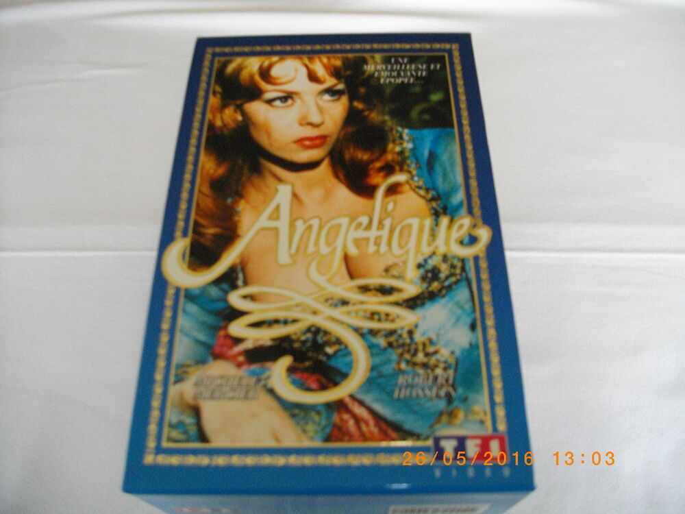 Cinq cassettes vid&eacute;o vhs de : "ANGELIQUE" DVD et blu-ray