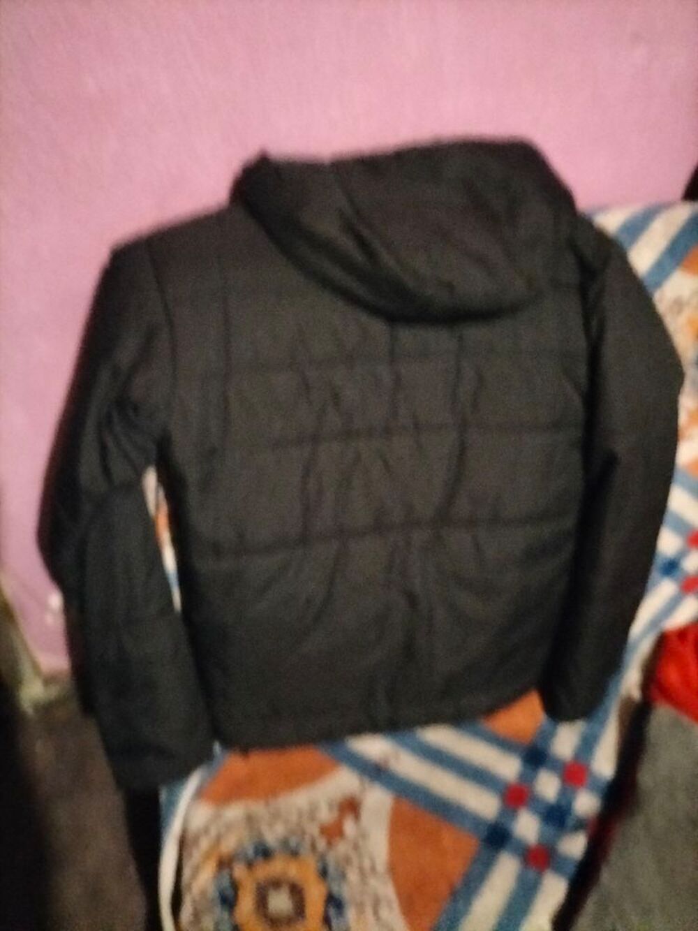 Doudoune a capuche quechua taille S tr&egrave;s bon &eacute;tat Vêtements