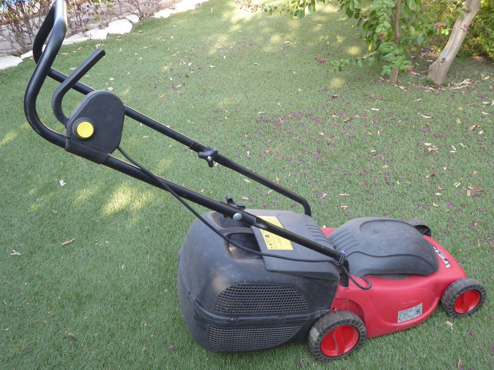 tondeuse &agrave; gazon &eacute;lectrique Jardin