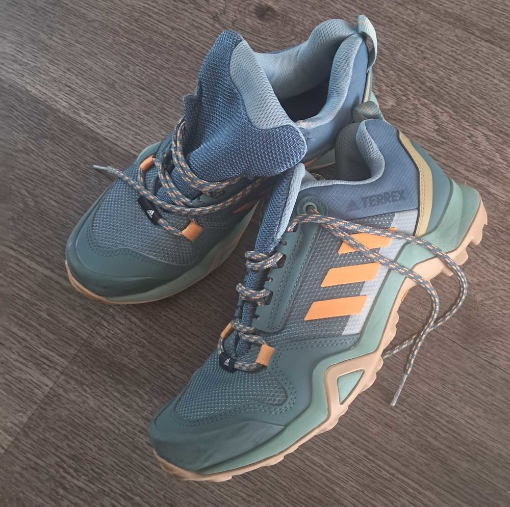 baskets addidas neuves pointure 38 Chaussures enfants