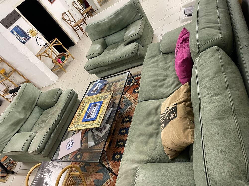 Canap&eacute; + 2 fauteuils en nubuck vert roche bobois Meubles