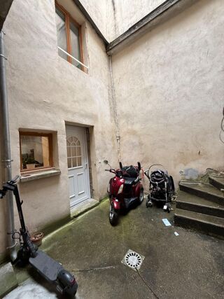  Immeuble à vendre 214 m² Tournus